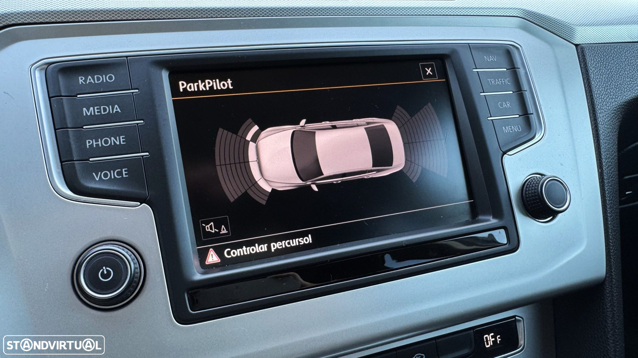 VW Passat 1.6 TDI Highline DSG - 23