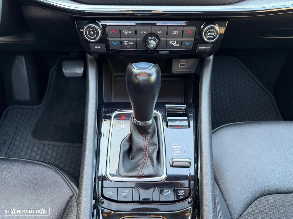Jeep Compass 1.3 T-GDI 4xe PLUG-IN HYBRID Auto First Edition Urban - 19