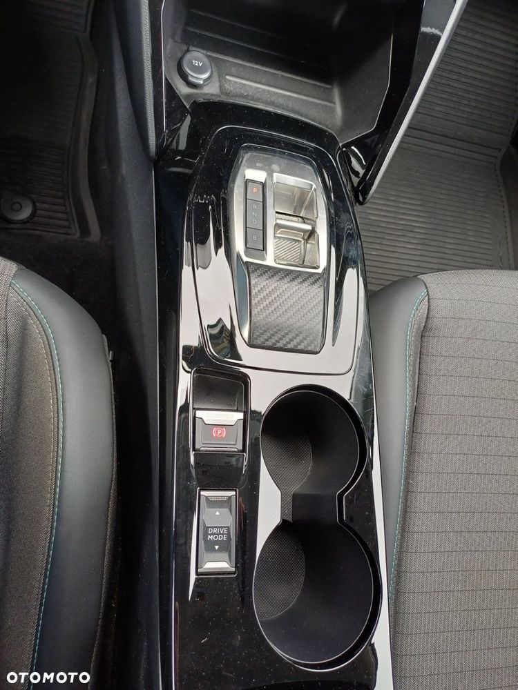 Peugeot 208 - 15