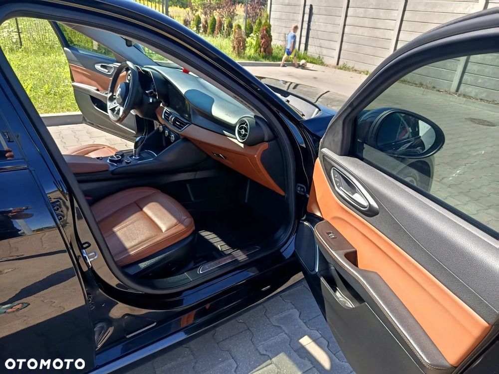 Alfa Romeo Giulia 2.0 Turbo 16V AT8 Veloce Ti - 10