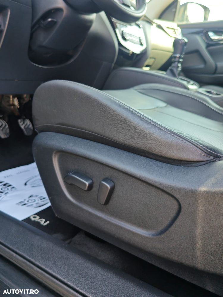 Nissan Qashqai 1.6 DCI 4 x 4 DPF Start/Stop tekna - 19