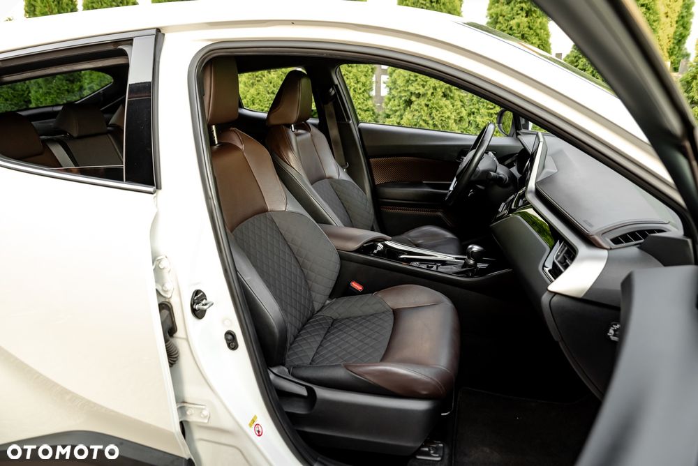 Toyota C-HR Style Selection - 25
