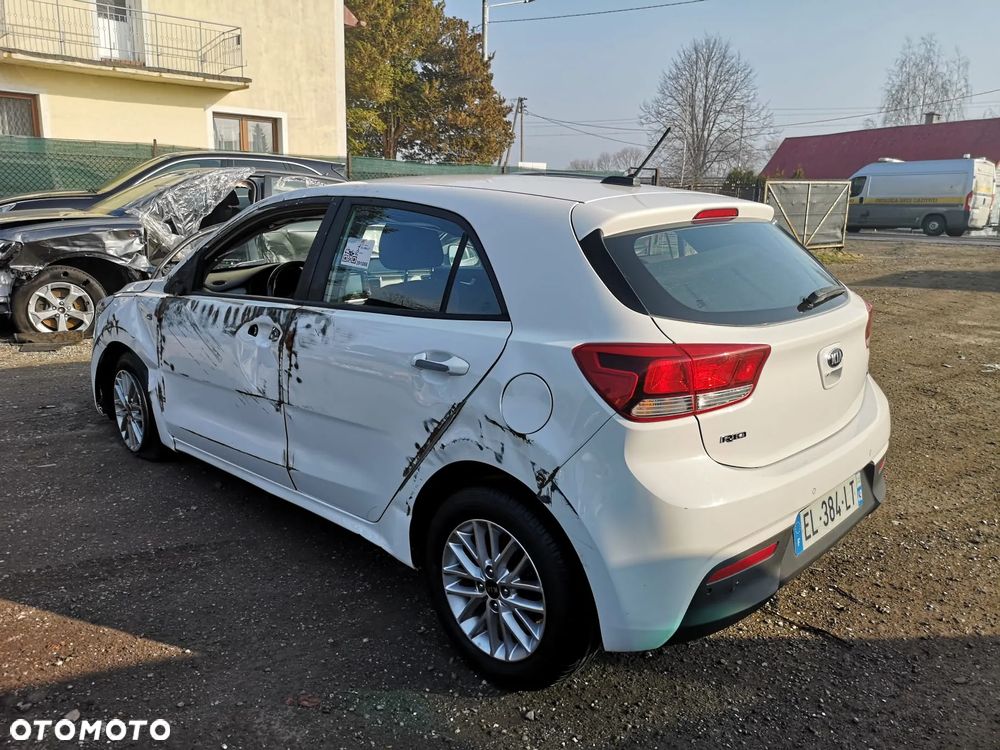 Kia Rio 1.4 crdi Business Line - 32