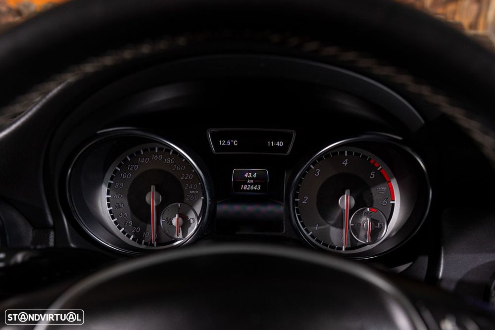 Mercedes-Benz GLA 200 d Urban - 12