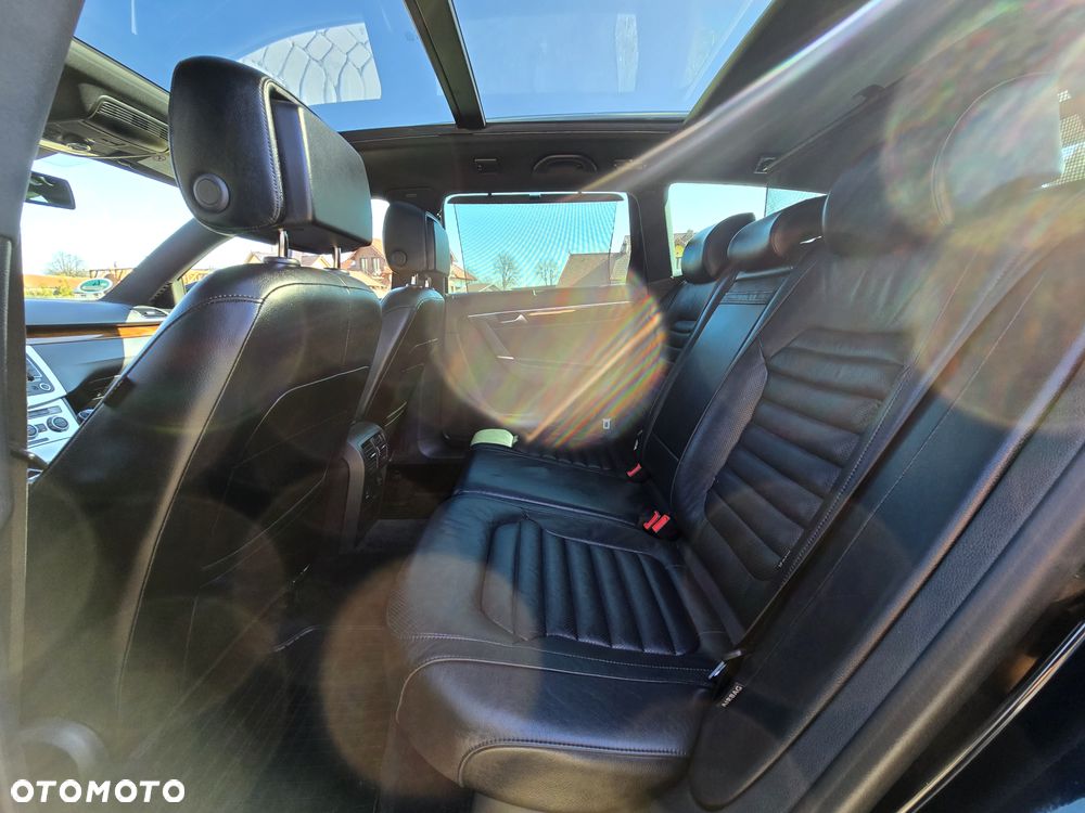 Volkswagen Passat - 32