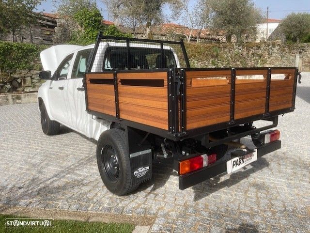 Toyota Hilux 2.4 D-4D 4WD CD CM - 11