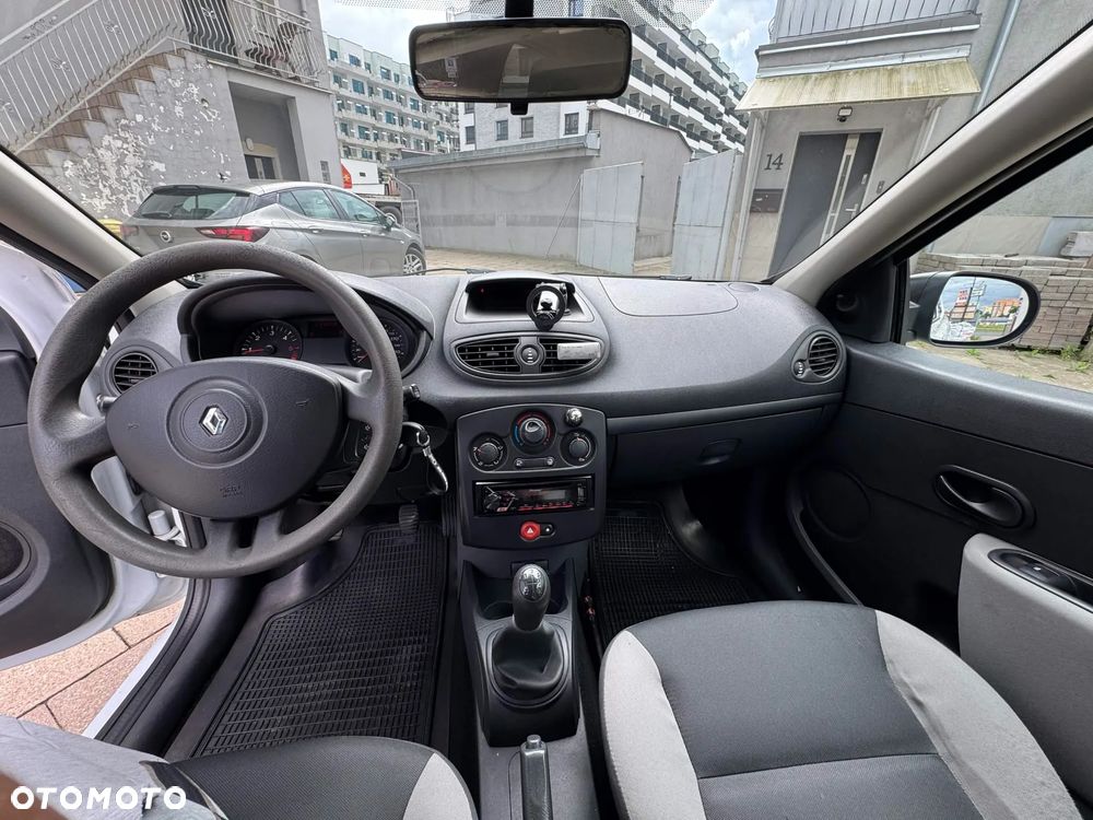 Renault Clio - 9