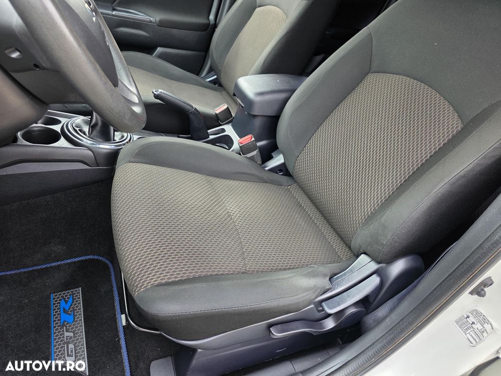 Mitsubishi ASX 1.6 Litre DI-D Invite+ - 16