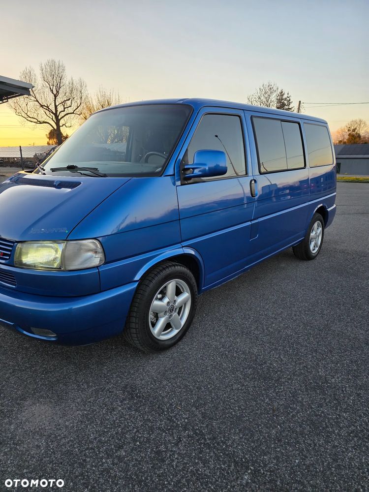Volkswagen Multivan - 1