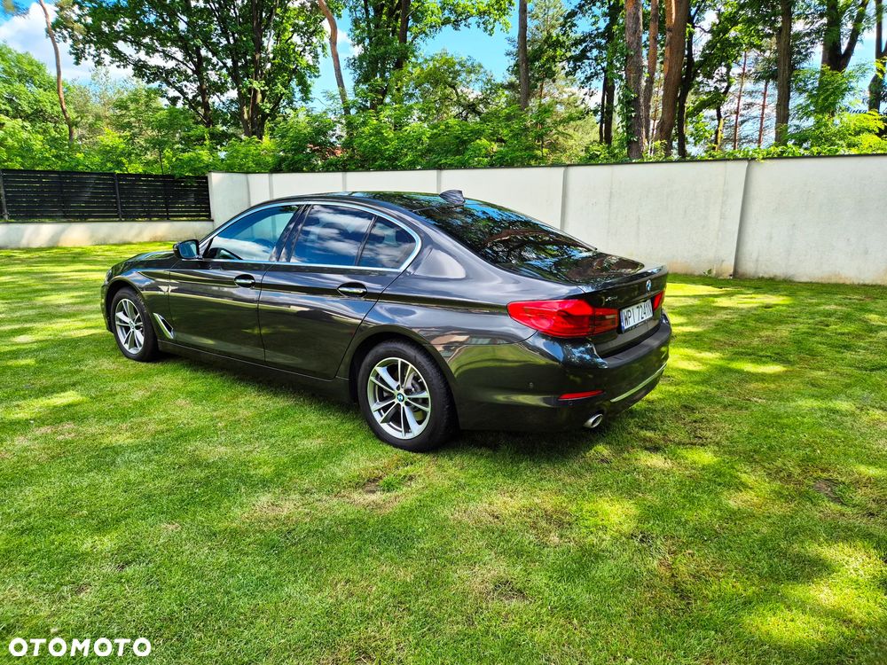 BMW Seria 5 520d xDrive Luxury Line - 4