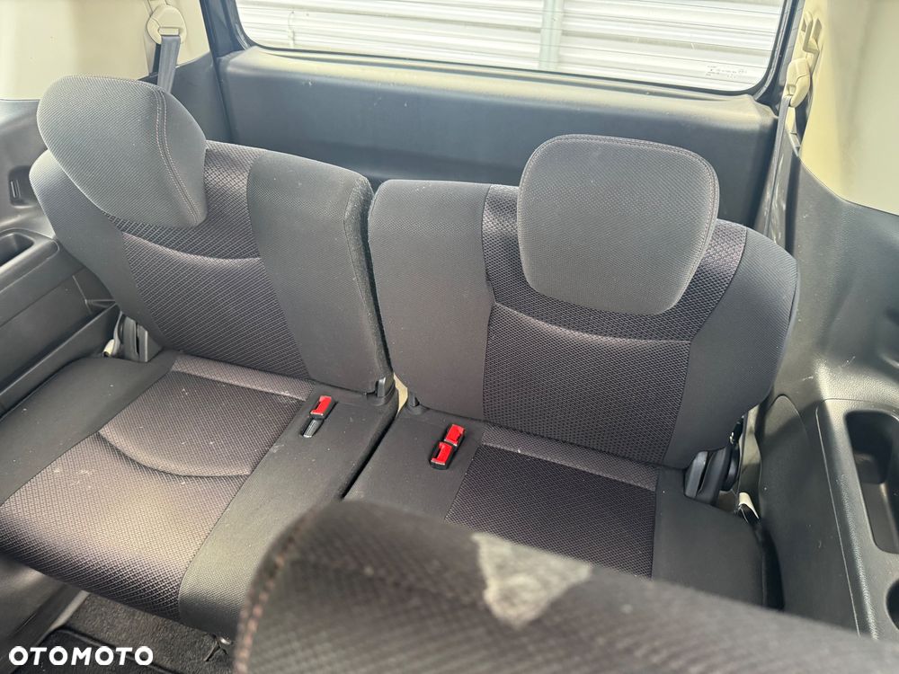 Nissan Serena - 11