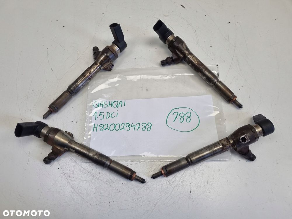 WTRYSKIWACZ Renault Kangoo II 1.5 DCI _ wtrysk 8200294788 - 2