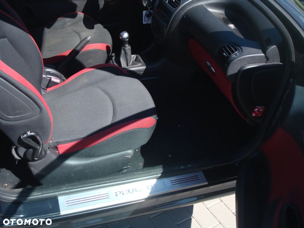 Peugeot 206 75 JBL - 13