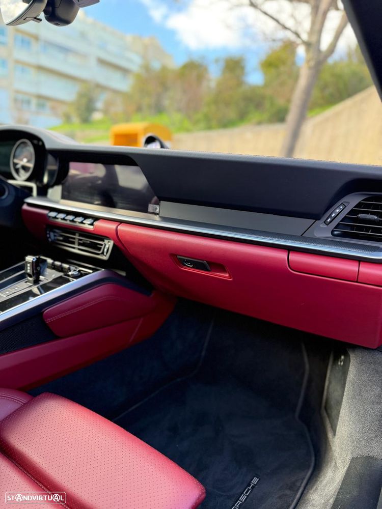 Porsche 911 (992) - 17