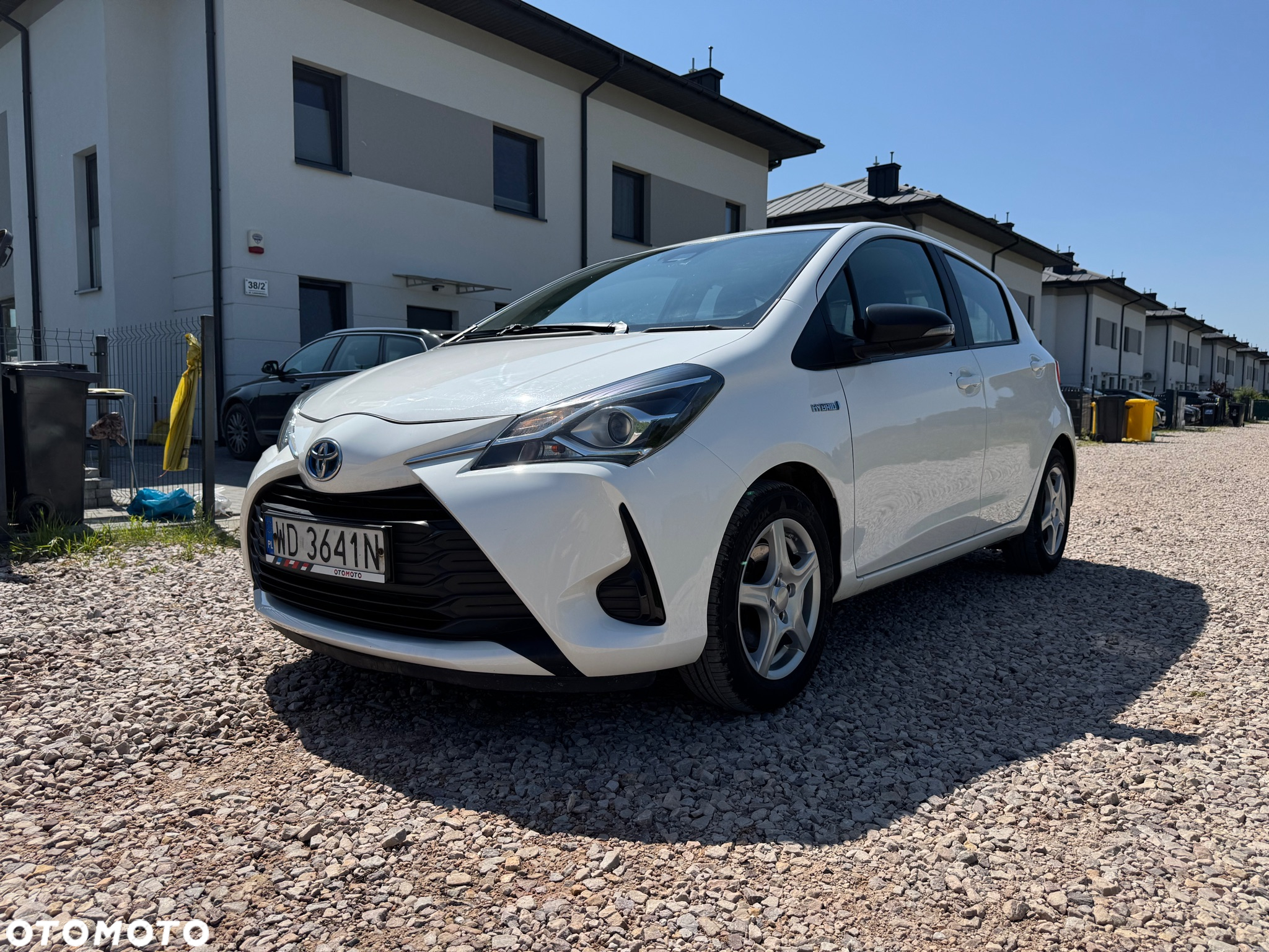 Toyota Yaris Hybrid 100 Active - 3