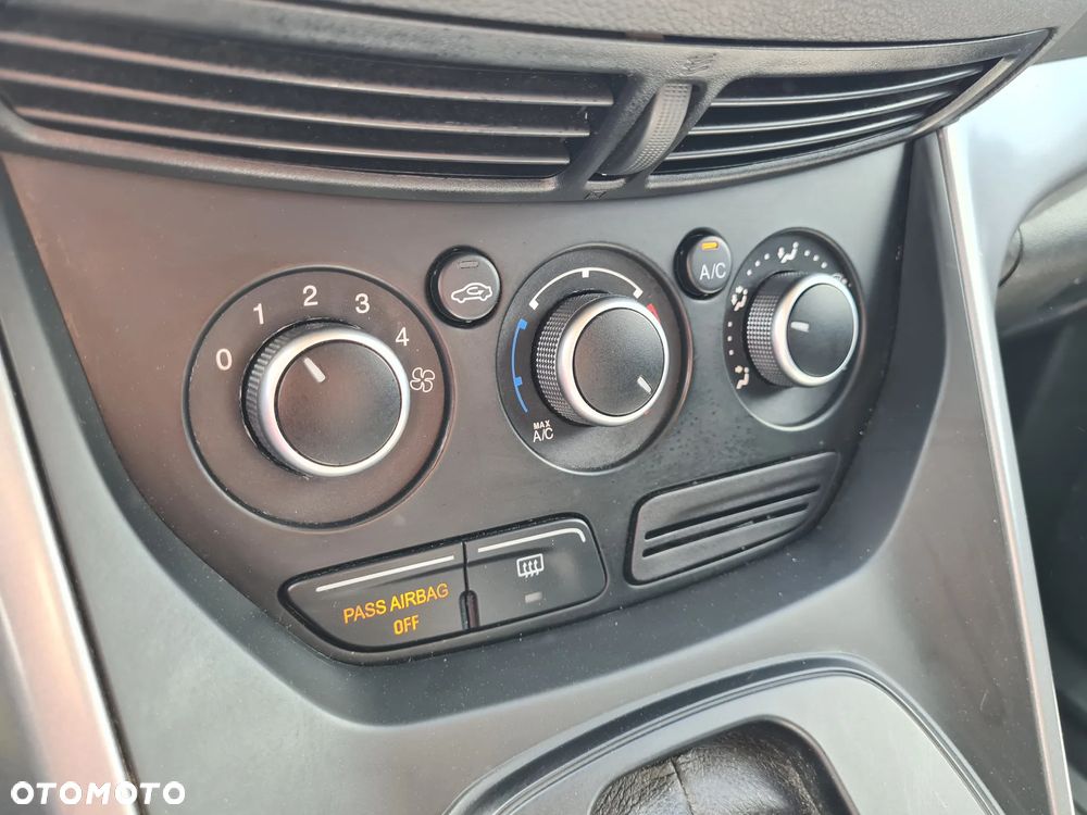 Ford Escape - 32