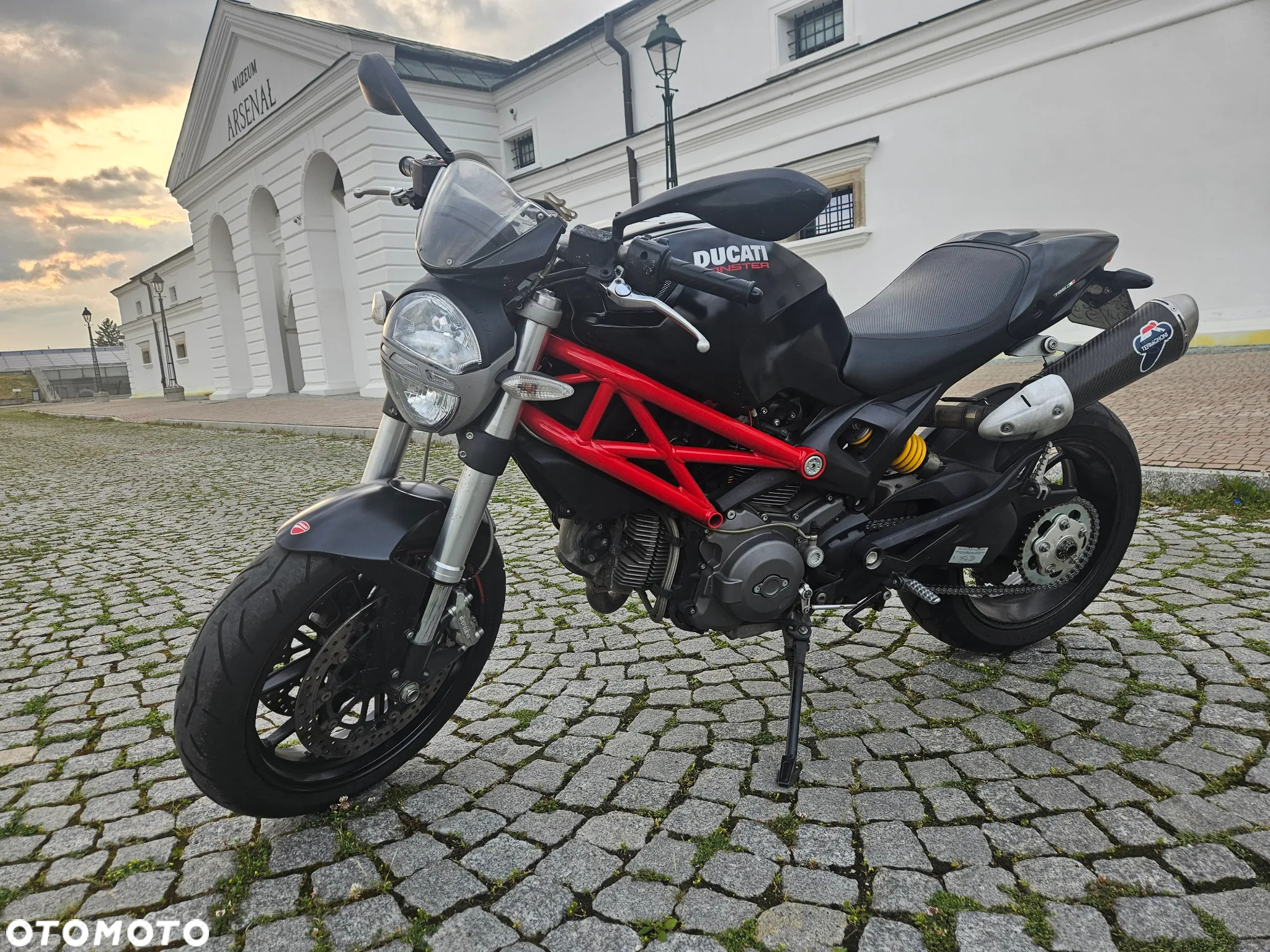 Ducati Monster - 8