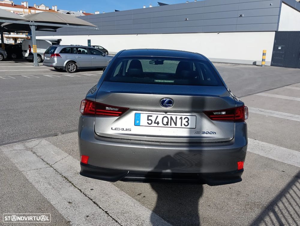Lexus IS 300H Executive - 13