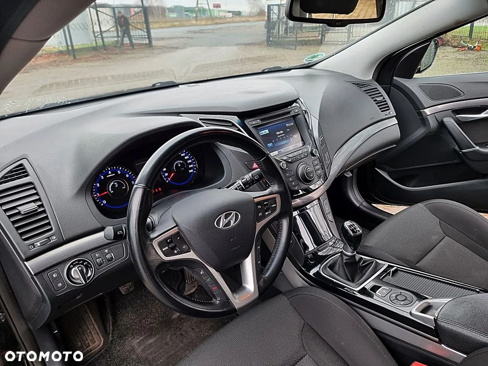 Hyundai i40 i40cw 1.6 Fifa World Cup Edition - 23