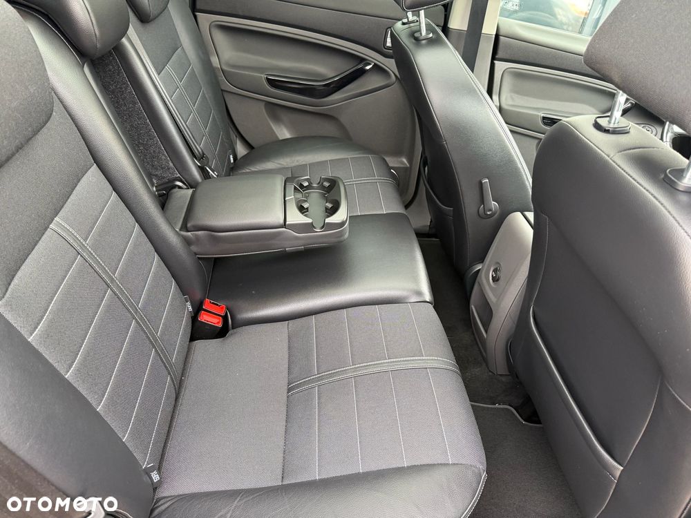 Ford Kuga 2.0 TDCi 4x4 Titanium - 17