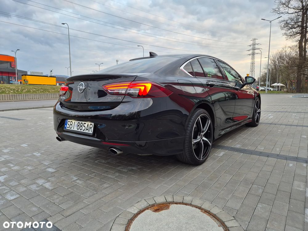 Opel Insignia 2.0 T 4x4 GSi S&S - 11