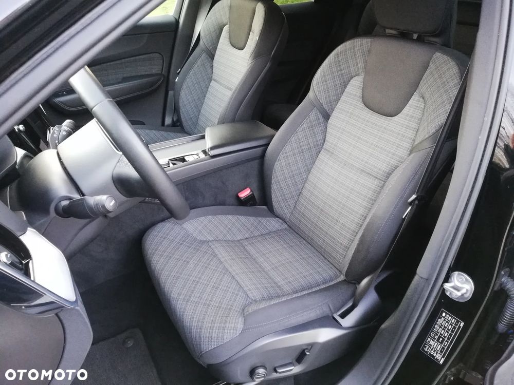 Volvo XC 60 B4 D AWD Geartronic Momentum Pro - 16