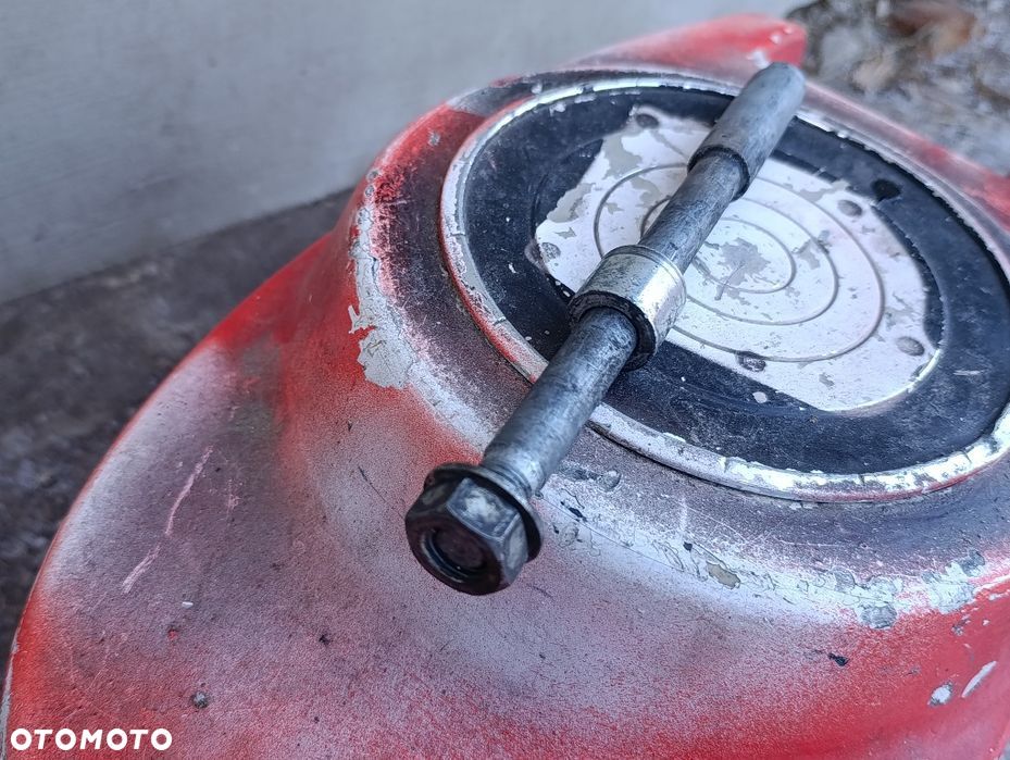 Oś koło przód Aprilia SX 125 Ośka szpilka przedniego koła dystans A4 - 7