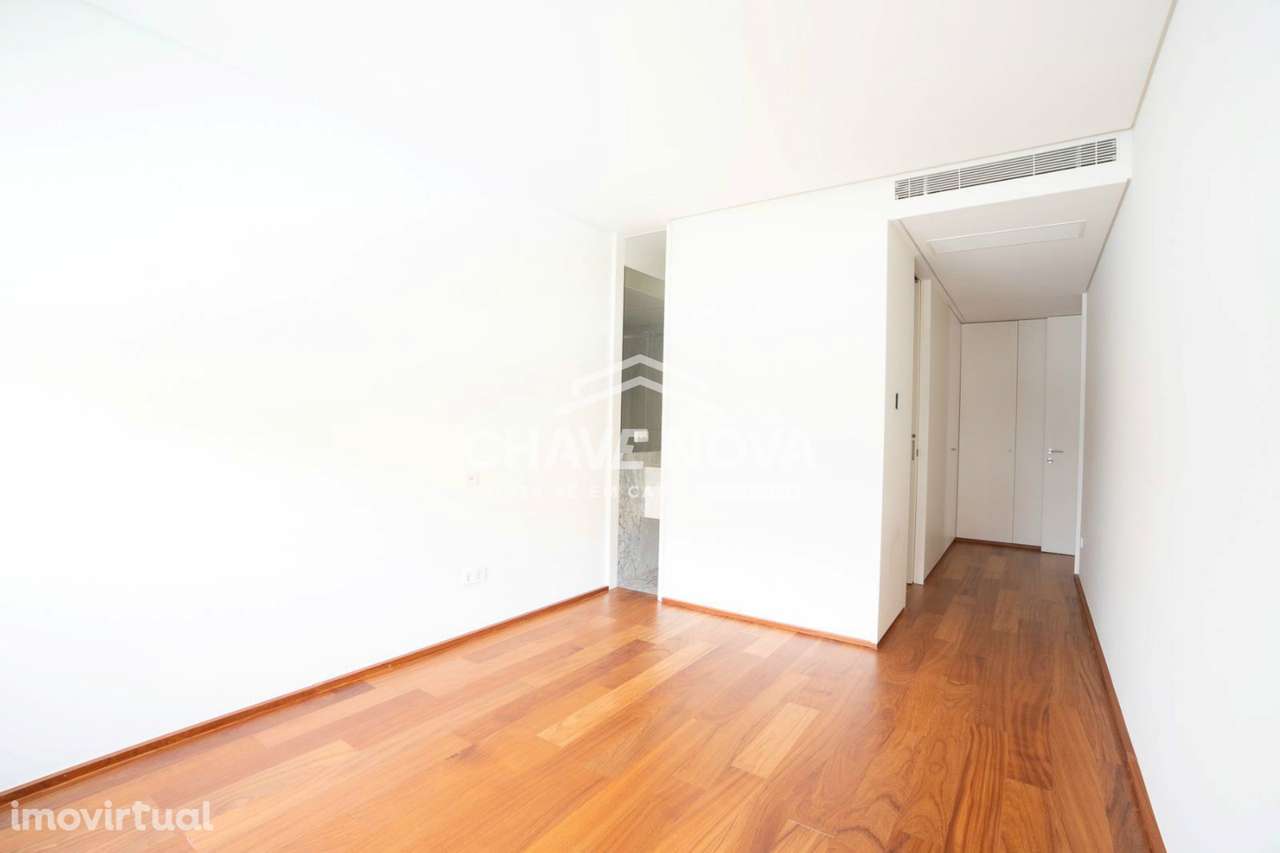 T4 Novo C/ Varanda e Piscina em Canidelo - Grande imagem: 5/19