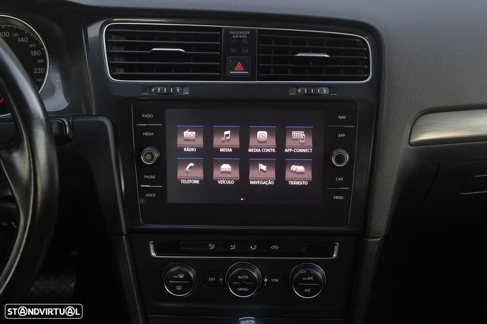 VW Golf 1.6 TDI Highline DSG - 10