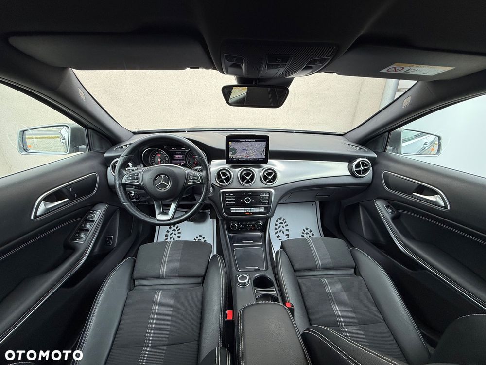 Mercedes-Benz GLA 180 7G-DCT Peak Edition - 2
