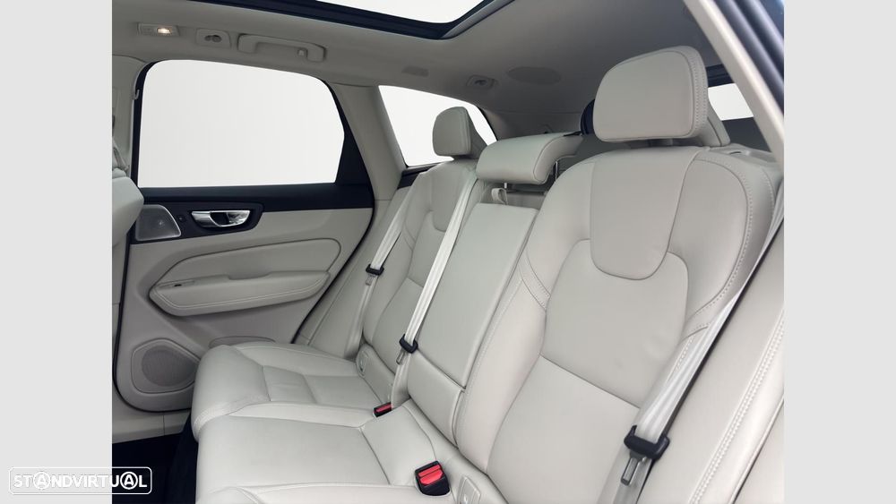 Volvo XC 60 2.0 T6 PHEV Ultra Dark AWD - 16