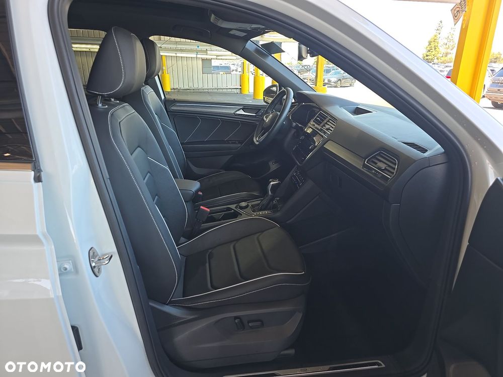 Volkswagen Tiguan - 11