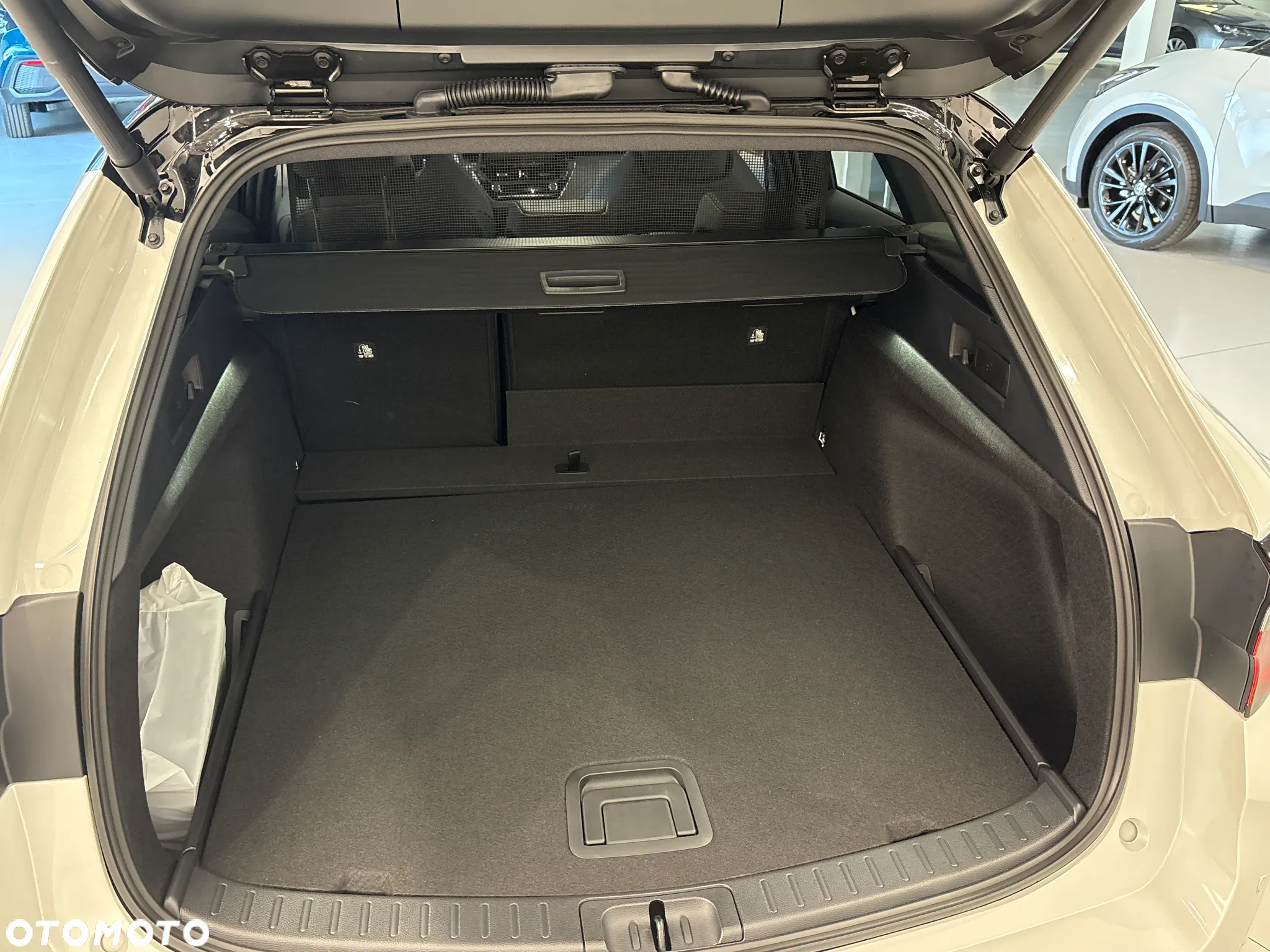 Toyota Corolla 1.8 Hybrid GR Sport - 23