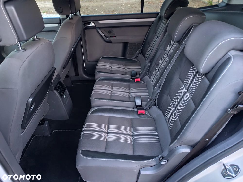 Volkswagen Touran 2.0 TDI DPF BlueMotion Technology MATCH - 23