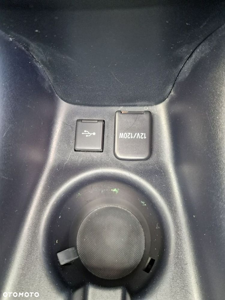 Toyota Prius - 25