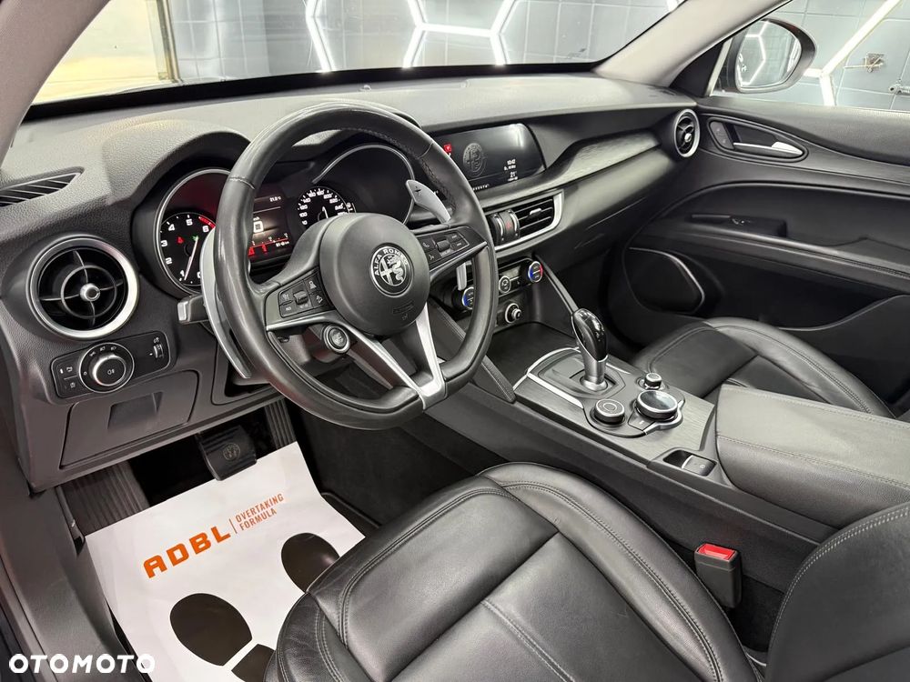 Alfa Romeo Stelvio 2.0 Turbo 16V AT8-Q4 B-Tech - 27