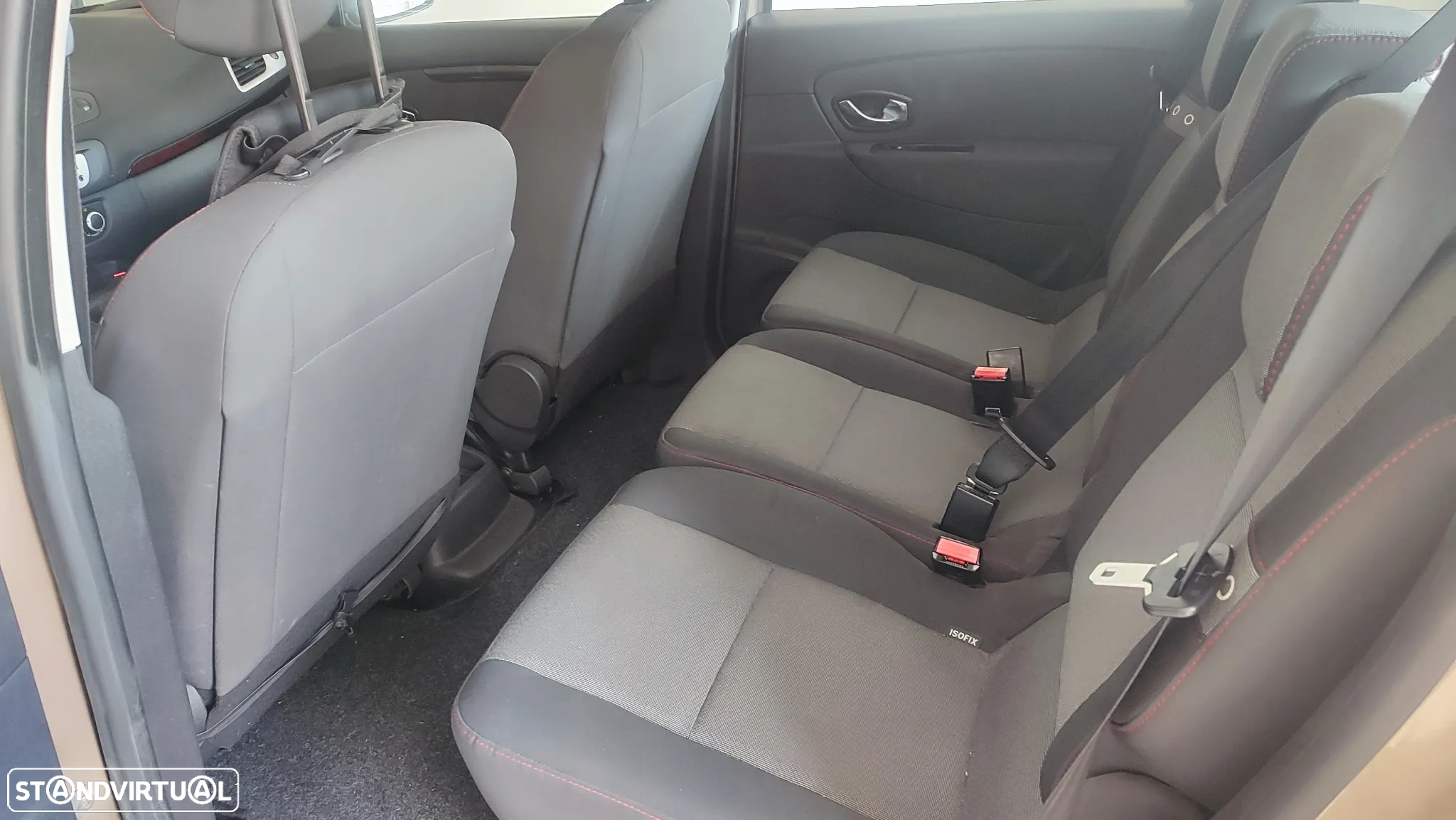 Renault Scénic 1.5 dCi Dynamique S - 8