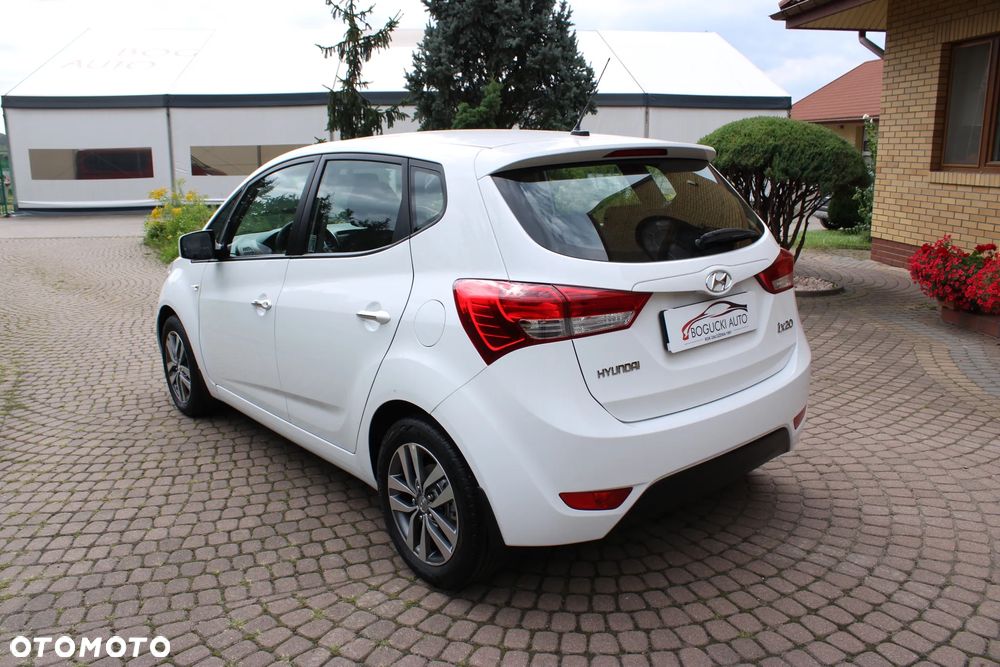 Hyundai ix20 1.6 BlueDrive Classic + - 6