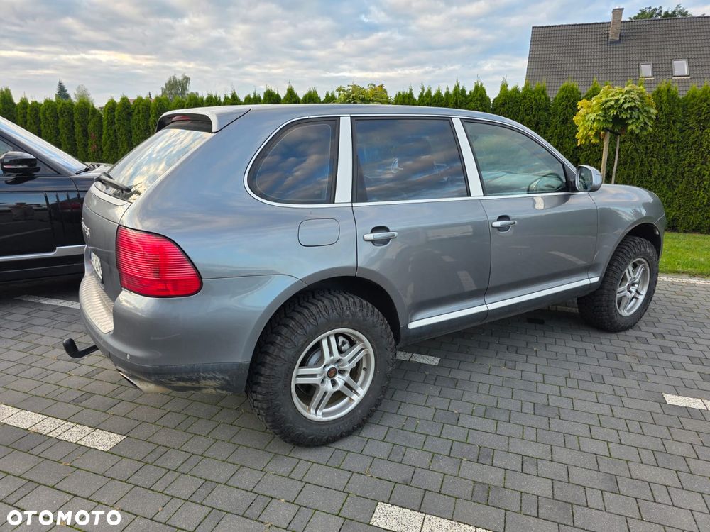 Porsche Cayenne - 2