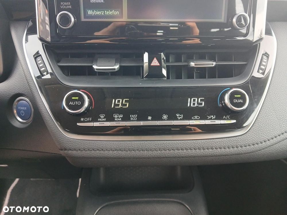 Toyota Corolla 1.8 Hybrid Comfort - 33