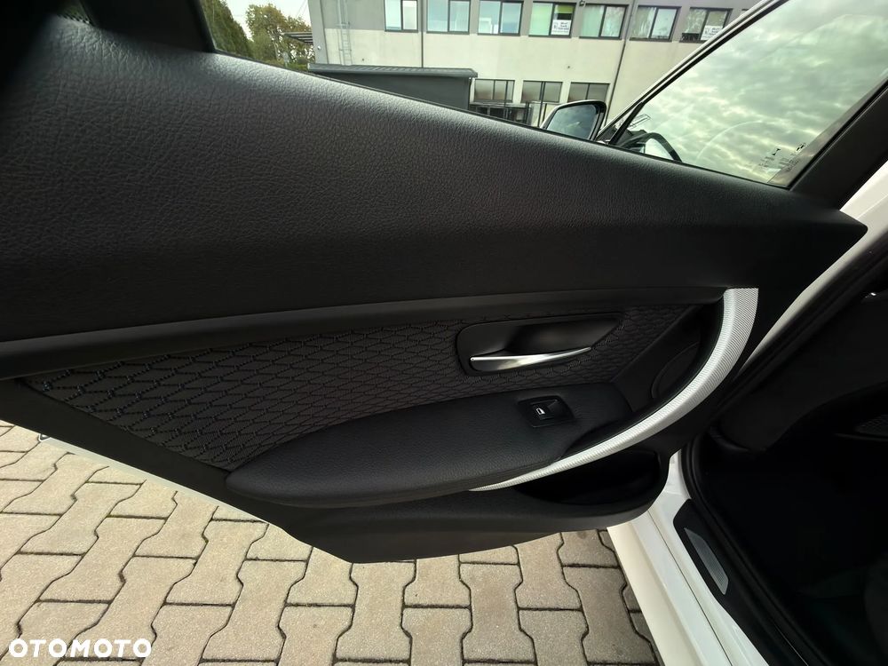 BMW Seria 3 - 24