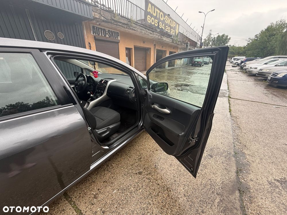 Toyota Auris 1.4 D-4D Premium - 8