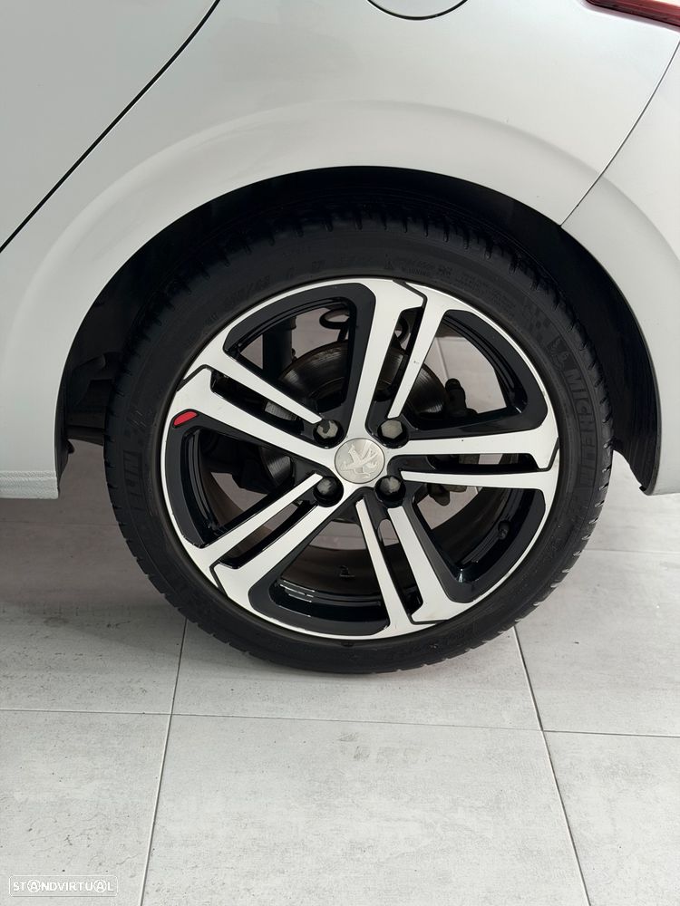 Peugeot 208 1.2 PureTech GT Line EAT6 - 39