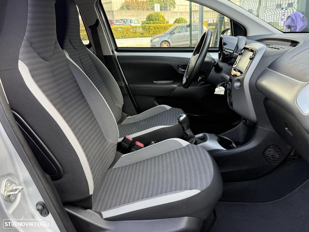 Toyota Aygo 1.0 X-Play+X-Touch - 34