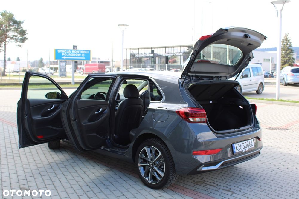 Hyundai i30 ver-1-5-t--gdi-48v-smart-dct - 19