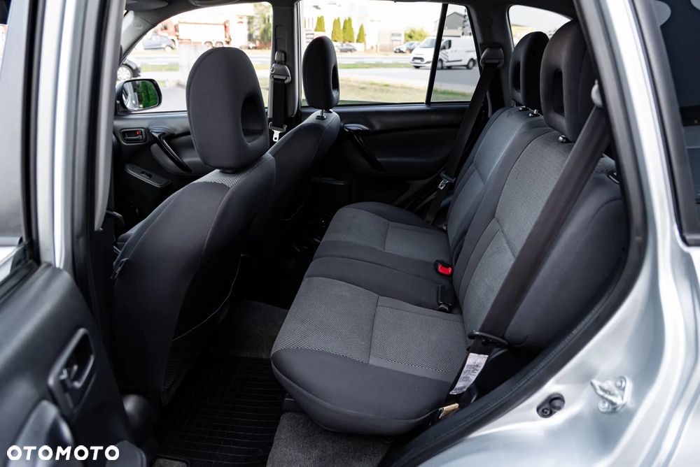 Toyota RAV4 4x4 Edition - 11
