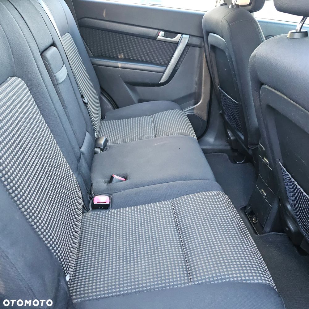 Chevrolet Captiva 2.4 LS 5os - 19