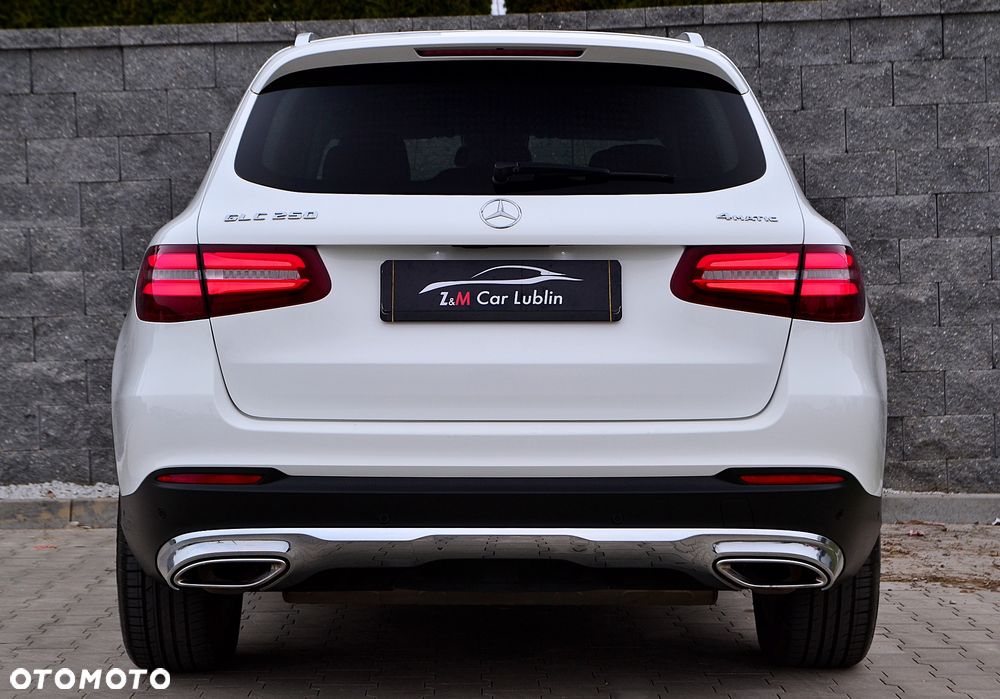 Mercedes-Benz GLC 250 4Matic 9G-TRONIC AMG Line - 6