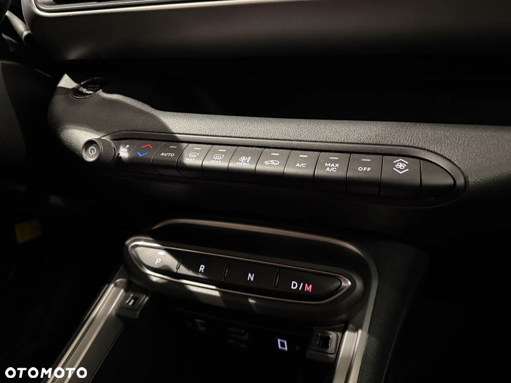 Jeep Avenger 1.2 T3 mHEV Altitude FWD eDCT6 - 22