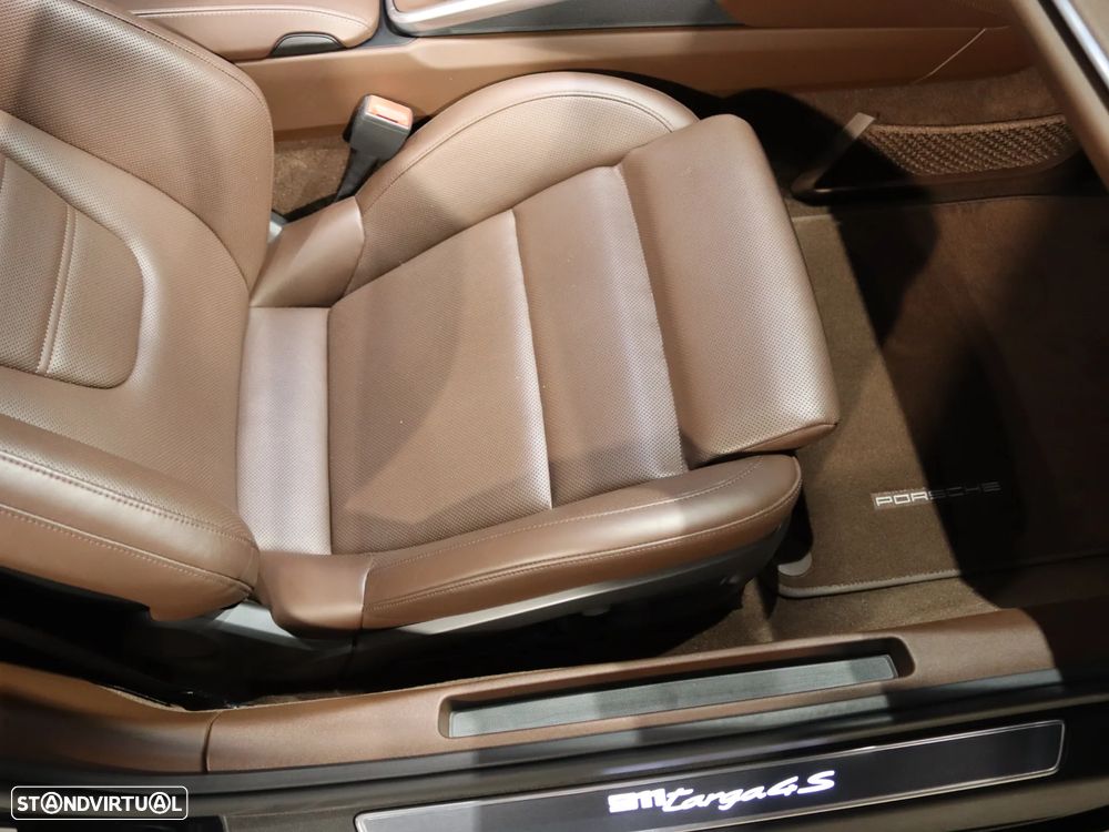 Porsche 911 (992) Targa 4S PDK - 19